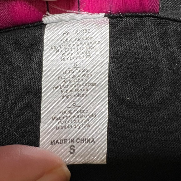 NWOT The Ramones Seal Logo Graphic T-Shirt Black Unisex Sz S - Picture 6 of 6